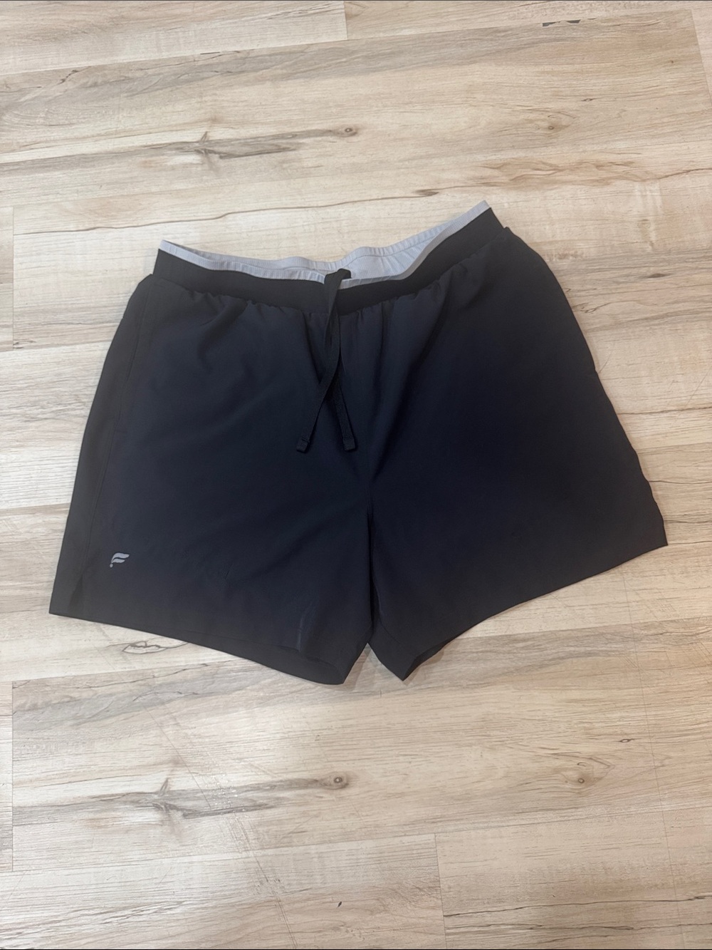 Mens Fabletics 5in The Fundamental Lined Shorts sz. L